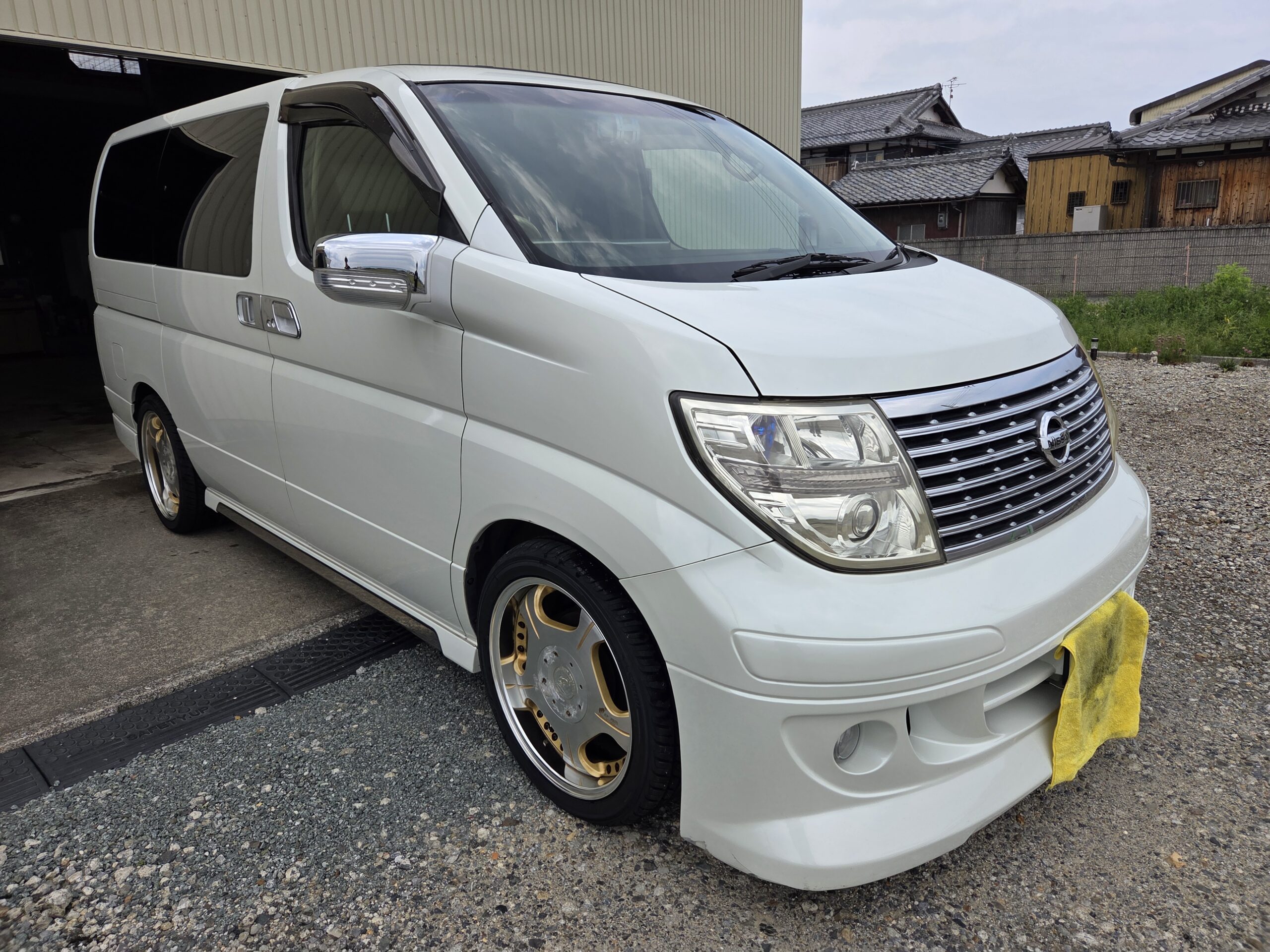 エルグランド 軽研磨+手洗い洗車